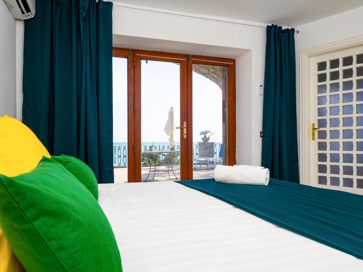 Villa Russo - De Vivo Realty เนราโน ภายนอก รูปภาพ